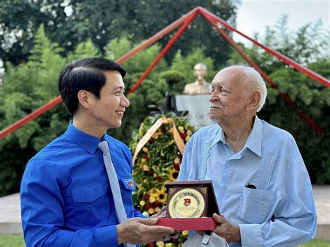  De Nguyen Ngoc Lan-Bekers: Een Monument voor Vietnam's Streven naar Modernisering